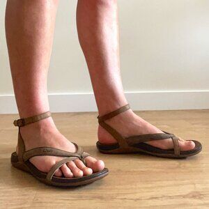 Chaco Sofia Sandals with Ankle Strap | Casual Strappy Leather Sandals - Size 8